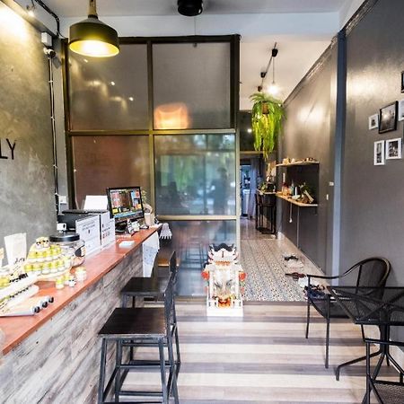 Assembly Hostel Bangkok Ngoại thất bức ảnh