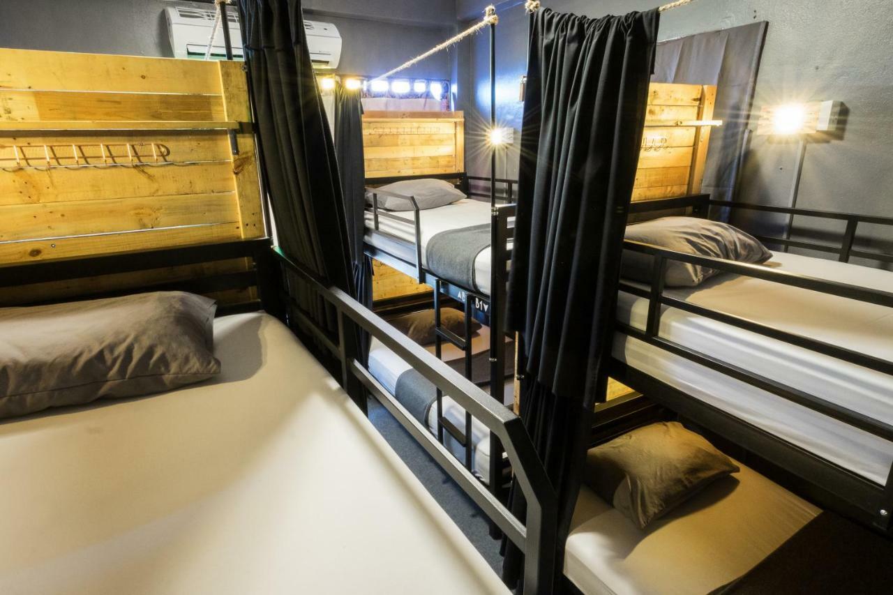 Assembly Hostel Bangkok Ngoại thất bức ảnh