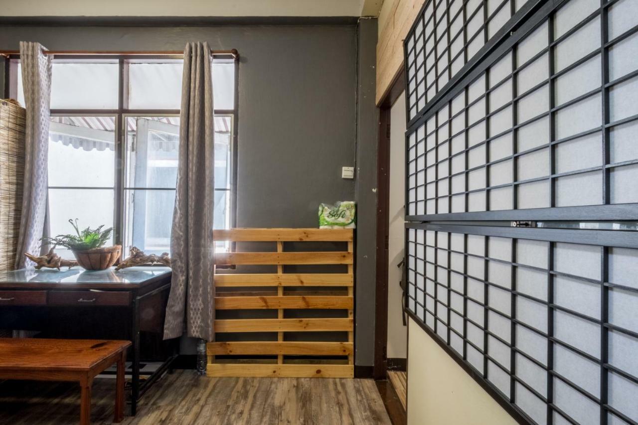 Assembly Hostel Bangkok Ngoại thất bức ảnh